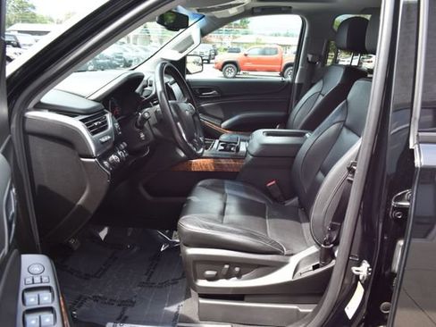 Used 2019 Chevrolet Tahoe Premier w/ RST 6.2L Performance Edition AWD/4WD image 4