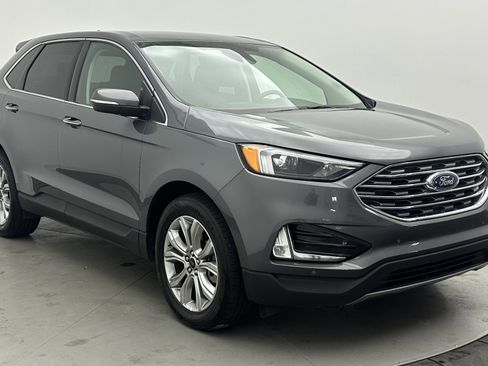 Used 2024 Ford Edge Titanium image 3
