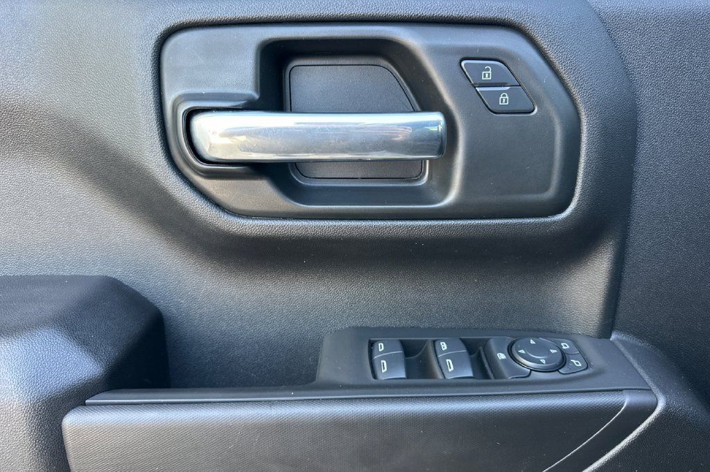 Used 2025 Chevrolet Silverado 1500 Custom Trail Boss AWD/4WD image 11