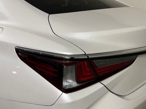 Used 2025 Lexus ES 350 w/ Premium Package FWD image 15