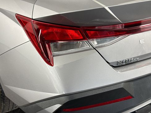 Used 2024 Hyundai Elantra SEL image 36