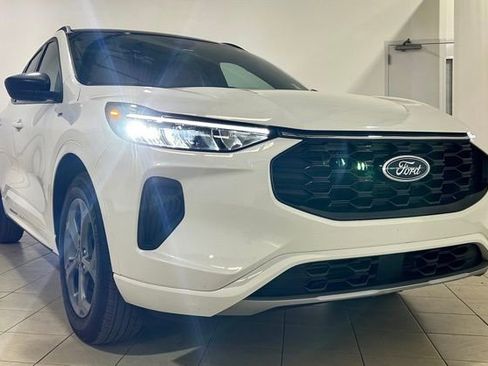 Used 2023 Ford Escape ST-Line w/ Tech Pack #1 AWD/4WD image 10
