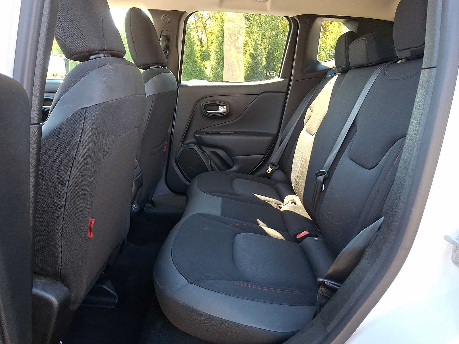 Used 2023 Jeep Renegade Trailhawk AWD/4WD image 10