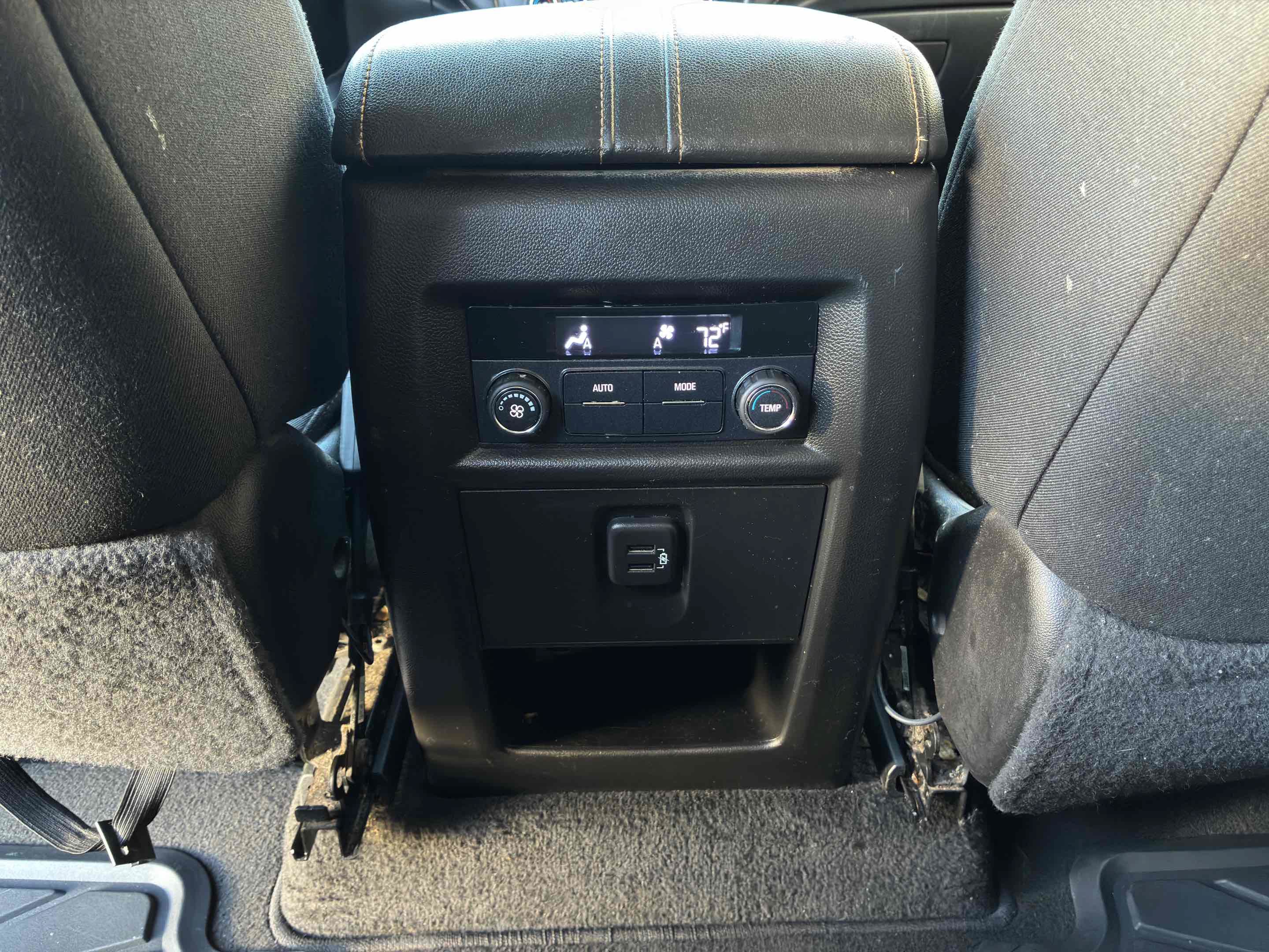 Used 2018 Chevrolet Traverse LT FWD image 52