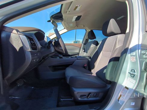 Used 2023 Nissan Rogue SV image 15