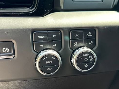 Certified 2024 GMC Sierra 1500 AT4 w/ AT4 Premium Package AWD/4WD image 27