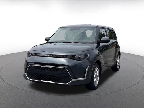 Used 2025 Kia Soul LX w/ LX Technology Package FWD image 6