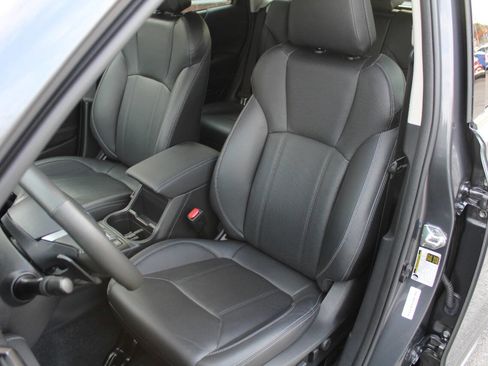 Used 2023 Subaru Forester Touring AWD/4WD image 3