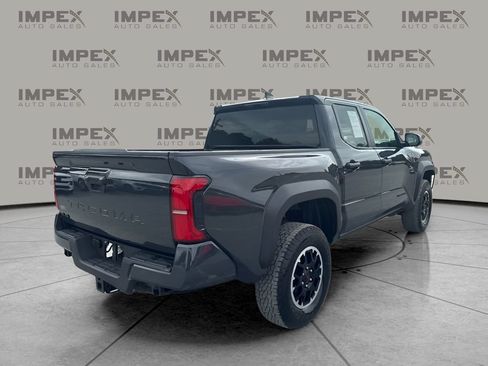 Used 2025 Toyota Tacoma TRD Off-Road AWD/4WD image 3