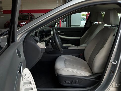 Used 2025 Hyundai Sonata SEL FWD image 10