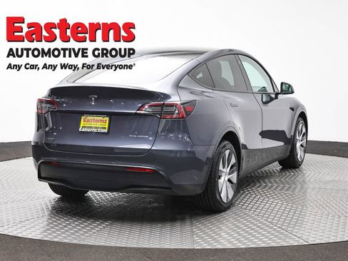 Used 2022 Tesla Model Y Long Range AWD/4WD image 5