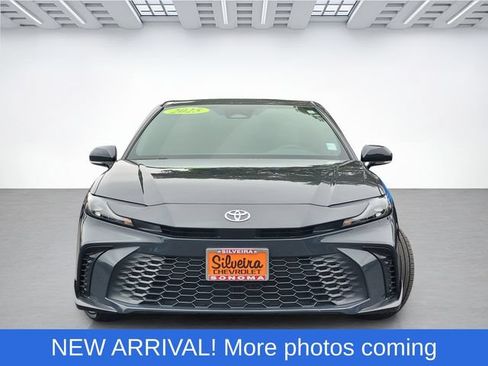 Used 2025 Toyota Camry SE FWD image 2