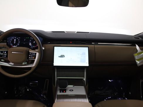 Used 2025 Land Rover Range Rover SE image 31