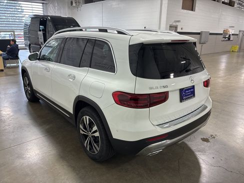 New 2026 Mercedes-Benz GLB 250 4MATIC image 4