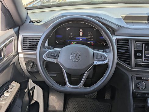 Used 2023 Volkswagen Atlas Cross Sport SE image 19