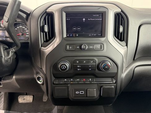 Used 2024 Chevrolet Silverado 1500 Custom image 18