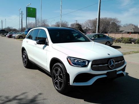 Used 2022 Mercedes-Benz GLC 300 w/ AMG Line image 5