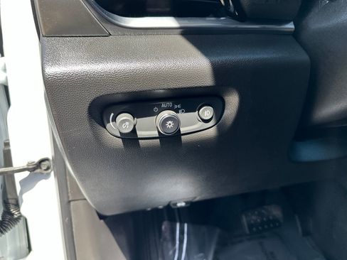 Used 2020 Chevrolet Traverse LT AWD/4WD image 14