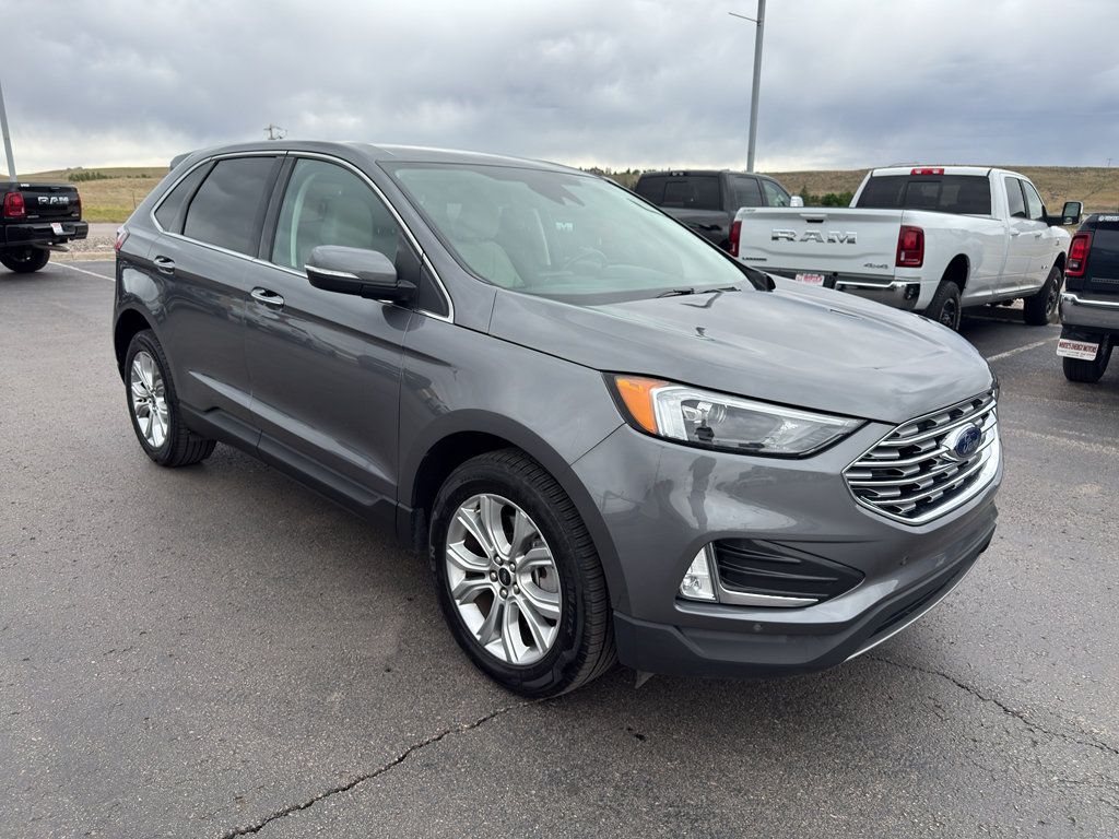 Used 2024 Ford Edge Titanium AWD/4WD image 3