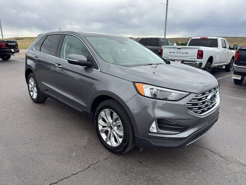 Used 2024 Ford Edge Titanium AWD/4WD image 3