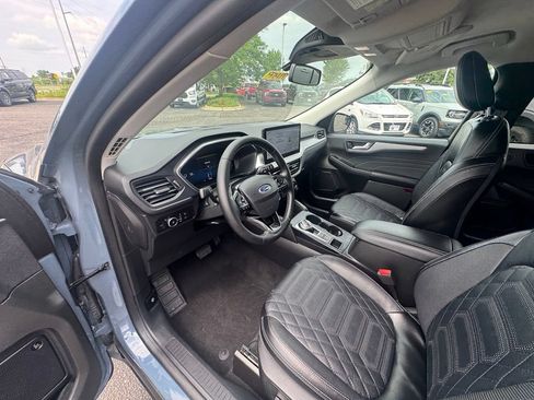 Certified 2023 Ford Escape Platinum w/ Premium Technology Package AWD/4WD image 11