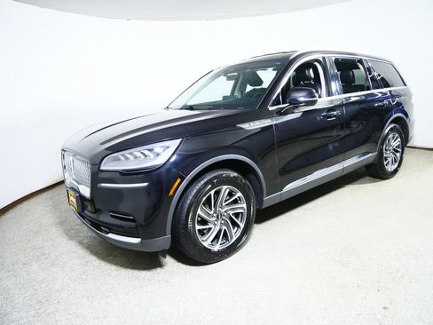 Used 2023 Lincoln Aviator AWD image 3