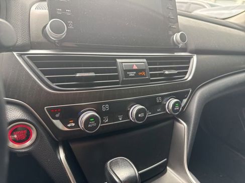 Used 2018 Honda Accord EX-L image 16