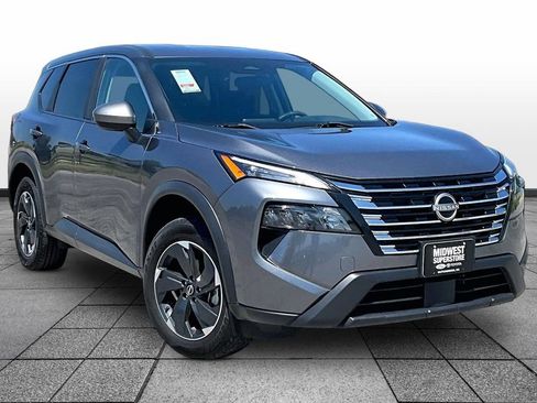 Used 2024 Nissan Rogue SV AWD/4WD image 2