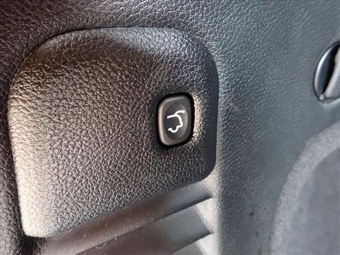 Used 2021 Jeep Grand Cherokee SRT image 9