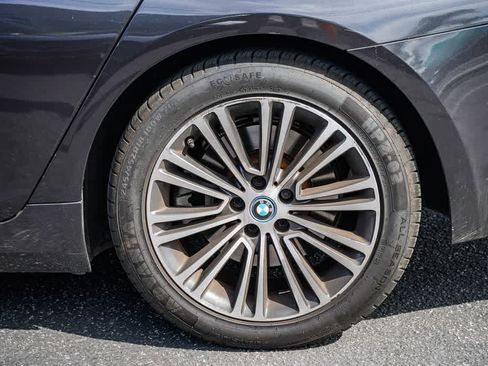 Used 2019 BMW 530e w/ Convenience Package RWD image 10
