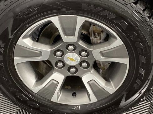 Used 2017 Chevrolet Colorado Z71 AWD/4WD image 32