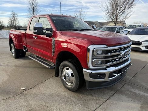 Used 2023 Ford F350 Lariat w/ Chrome Package image 8