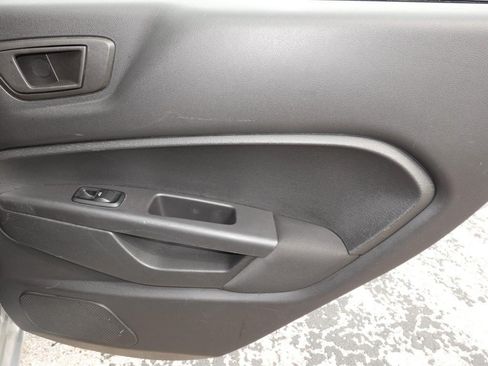 Used 2011 Ford Fiesta SE FWD image 23