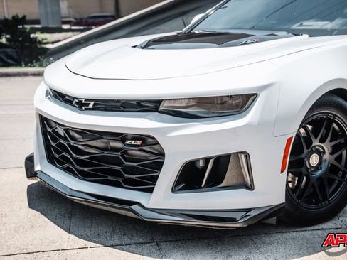 Used 2018 Chevrolet Camaro ZL1 RWD image 23