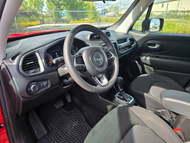 Used 2023 Jeep Renegade Latitude AWD/4WD image 12