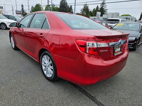 Used 2013 Toyota Camry XLE w/ Leather Pkg FWD image 6