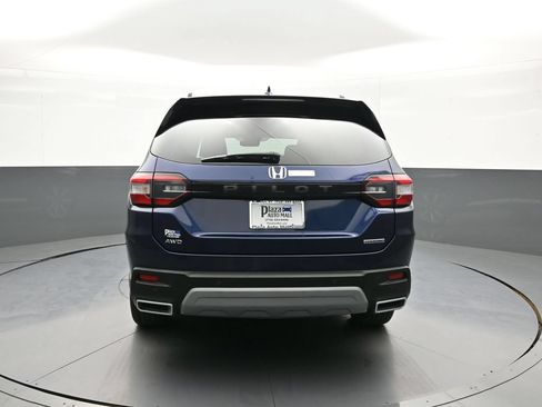 Certified 2024 Honda Pilot Touring image 7