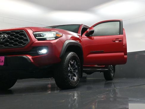 Used 2022 Toyota Tacoma TRD Off-Road w/ Technology Package image 27