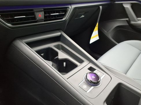 New 2026 Volkswagen Tiguan SE image 18