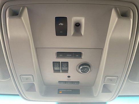 Used 2019 Chevrolet Tahoe Premier image 14