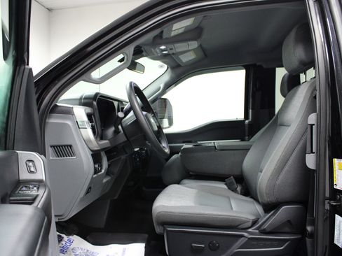 Used 2025 Ford F250 XLT image 12