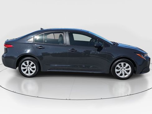 Used 2023 Toyota Corolla LE w/ Carpet Mat Package (TMS) FWD image 4