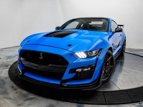 Used 2022 Ford Mustang Shelby GT500 w/ Carbon Fiber Track Pack image 5