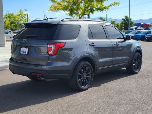 Used 2019 Ford Explorer XLT w/ Equipment Group 202A AWD/4WD image 5