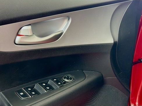 Used 2024 Kia Forte LXS FWD image 19