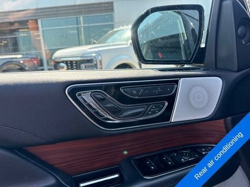 Used 2020 Lincoln Navigator Reserve w/ Equipment Group 208A Reserve AWD/4WD image 17