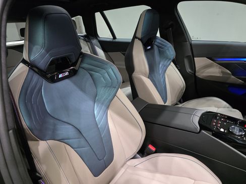 Used 2025 BMW M5 Touring image 27