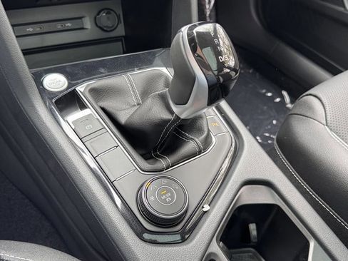 New 2025 Volkswagen Taos SEL image 68