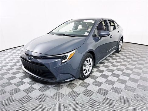 Certified 2023 Toyota Corolla LE image 3