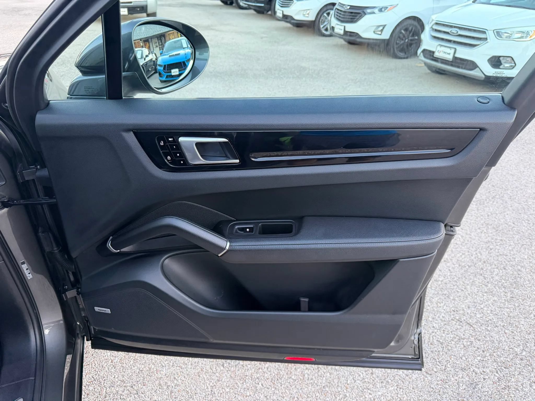 Used 2019 Porsche Cayenne S AWD/4WD image 19